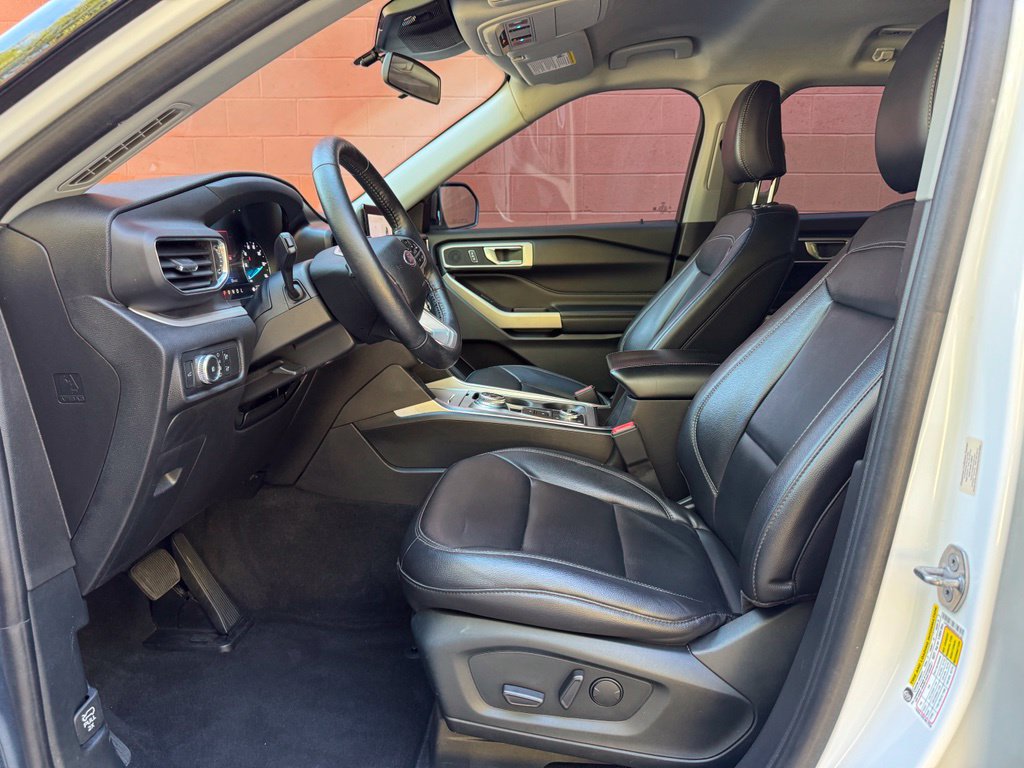 Used 2021 Ford Explorer XLT w/ Equipment Group 202A AWD/4WD image 10