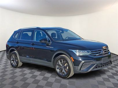 Used 2022 Volkswagen Tiguan SE w/ Panoramic Sunroof Package