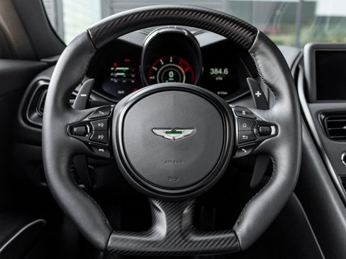 Used 2022 Aston Martin DBS Superleggera RWD image 39