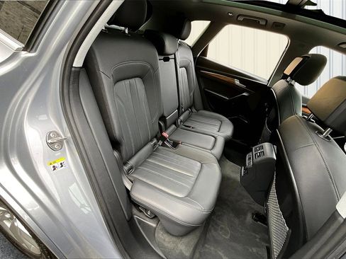 Used 2023 Audi Q5 2.0T Premium image 25