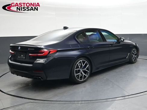 Used 2023 BMW M550i xDrive w/ Dynamic Handling Package image 3
