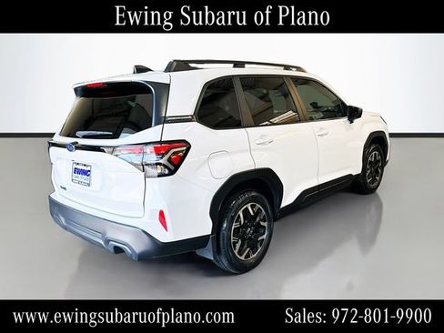 Used 2025 Subaru Forester Premium AWD/4WD image 7