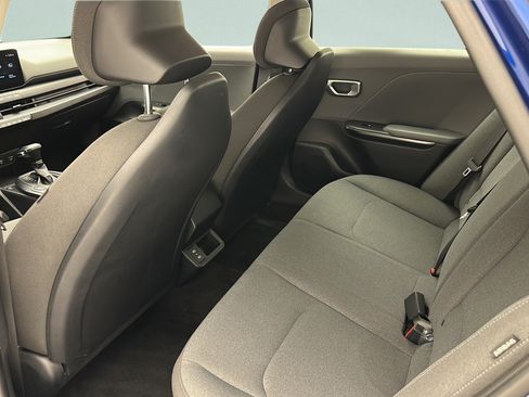 Used 2025 Kia K4 LXS FWD image 10