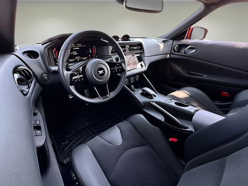Used 2024 Nissan Z Performance w/ Heritage Edition RWD image 24