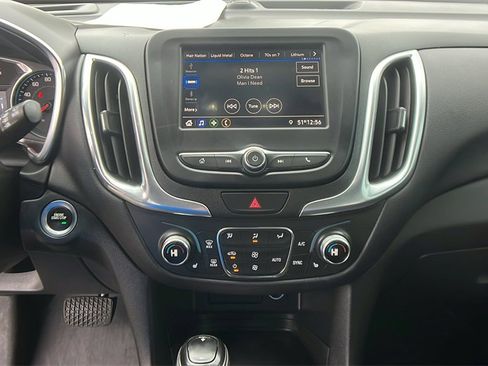 Used 2021 Chevrolet Equinox LT image 28