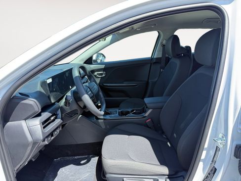 New 2026 Kia K4 LXS image 10