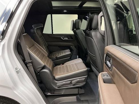 New 2026 GMC Yukon Denali Ultimate w/ LPO, Floor Liner Package AWD/4WD image 34