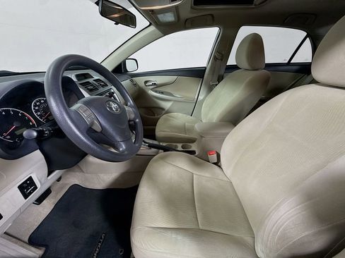 Used 2013 Toyota Corolla LE w/ Premium Pkg FWD image 18