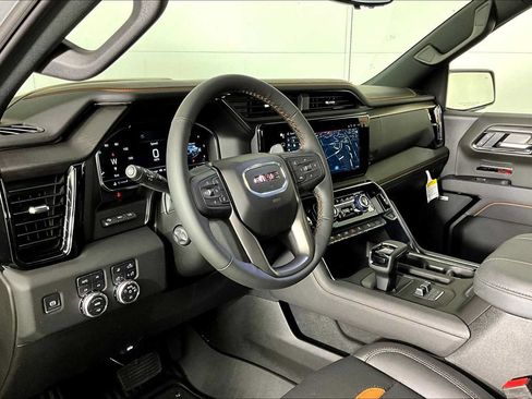 Used 2025 GMC Sierra 1500 AT4 w/ AT4 Premium Package AWD/4WD image 10