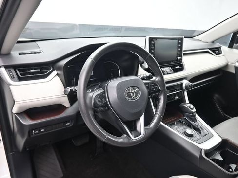 Used 2019 Toyota RAV4 Limited w/ Carpet Mat Package AWD/4WD image 13
