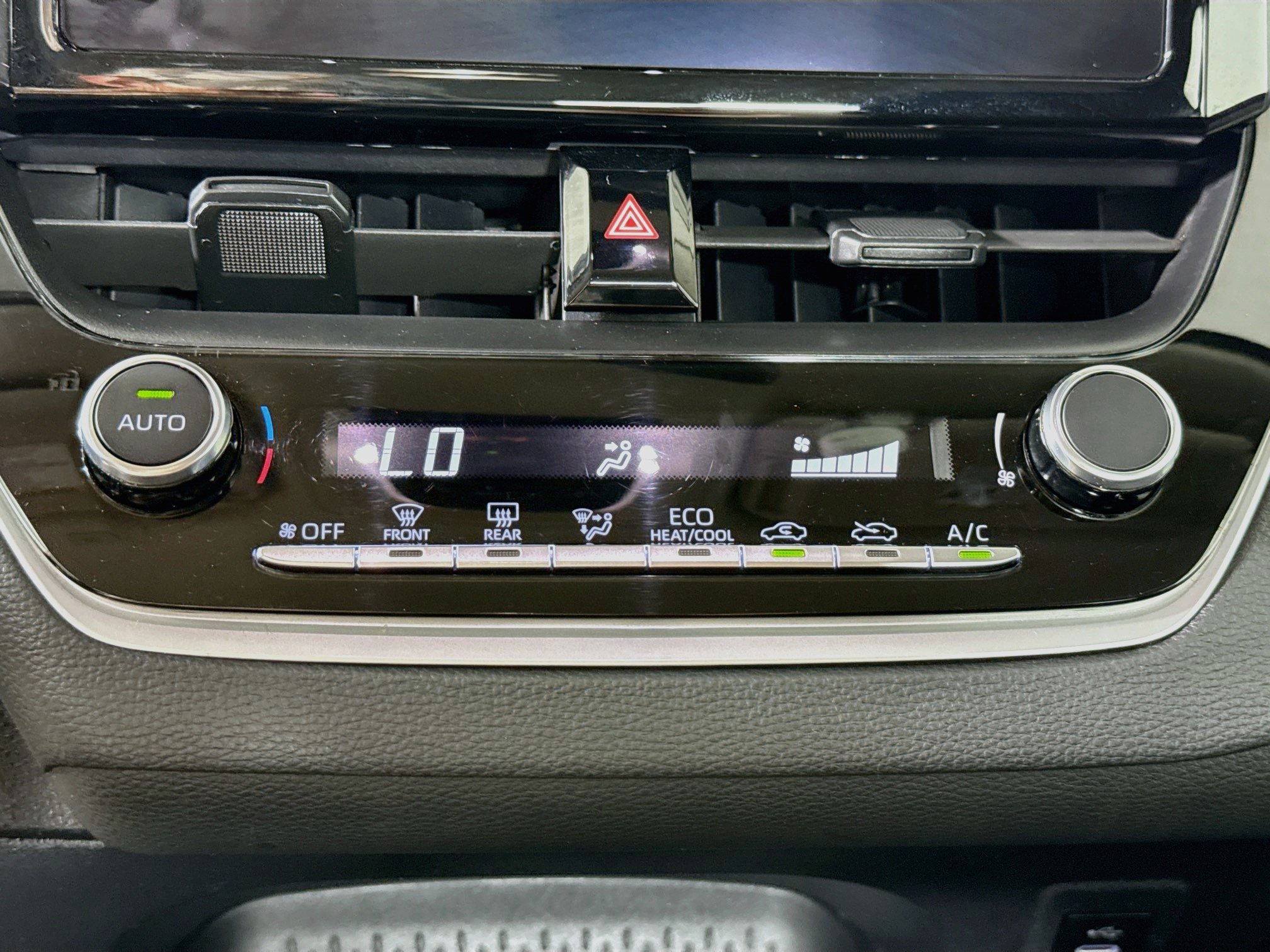 Used 2024 Toyota Corolla LE FWD image 17