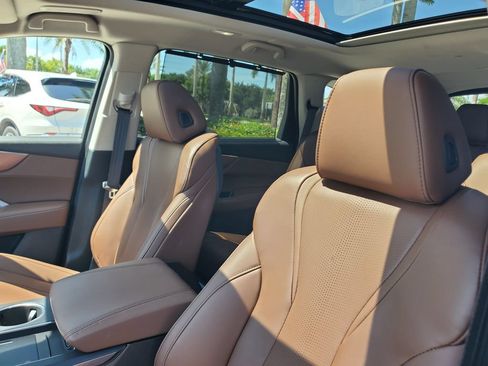 Used 2025 Acura MDX w/ Technology Package FWD image 18