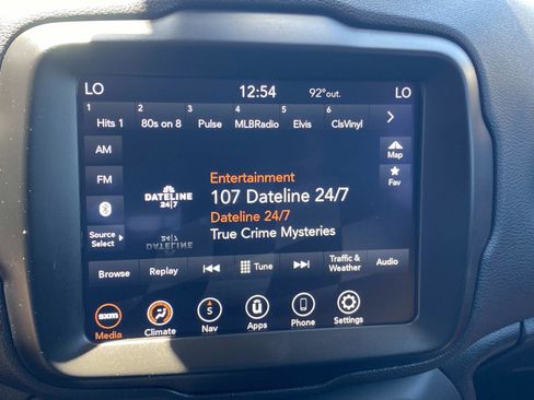Used 2022 Jeep Renegade Latitude AWD/4WD image 19