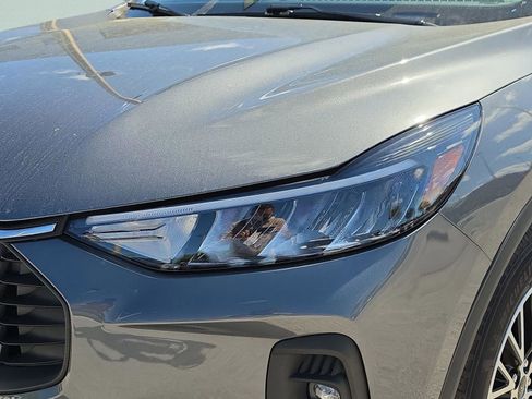 Used 2025 Ford Escape SE image 13