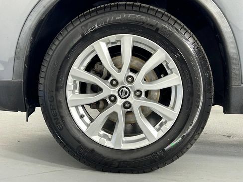 Used 2018 Nissan Rogue SV AWD/4WD image 33