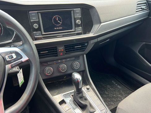 Used 2019 Volkswagen Jetta SE FWD image 14
