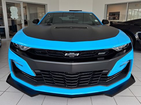 Used 2022 Chevrolet Camaro SS RWD image 2