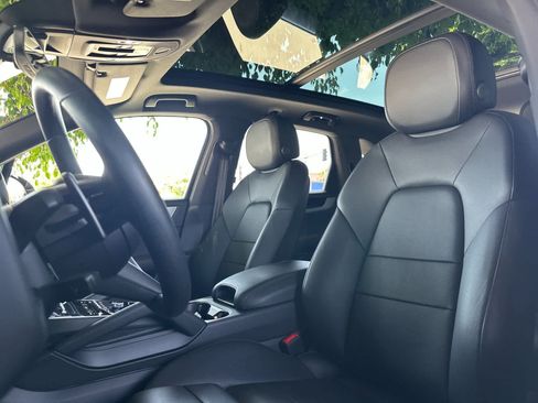 Certified 2026 Porsche Cayenne AWD/4WD image 5