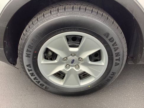 Used 2013 Ford Explorer Base image 4