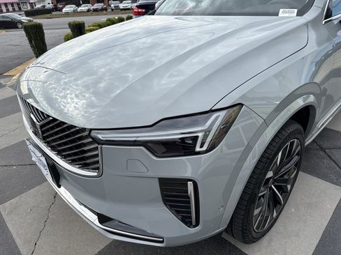 Used 2025 Volvo XC90 B6 Plus image 6