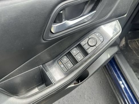 Used 2025 Nissan Rogue SV AWD/4WD image 17