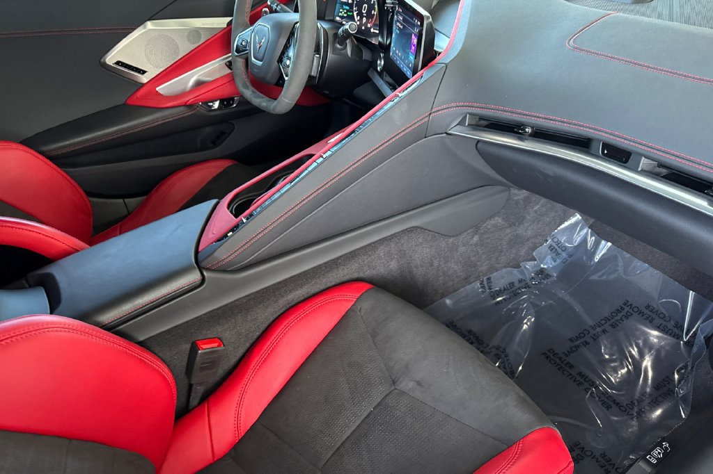 Used 2024 Chevrolet Corvette Stingray Preferred Cpe w/ Z51 Performance Package RWD image 17