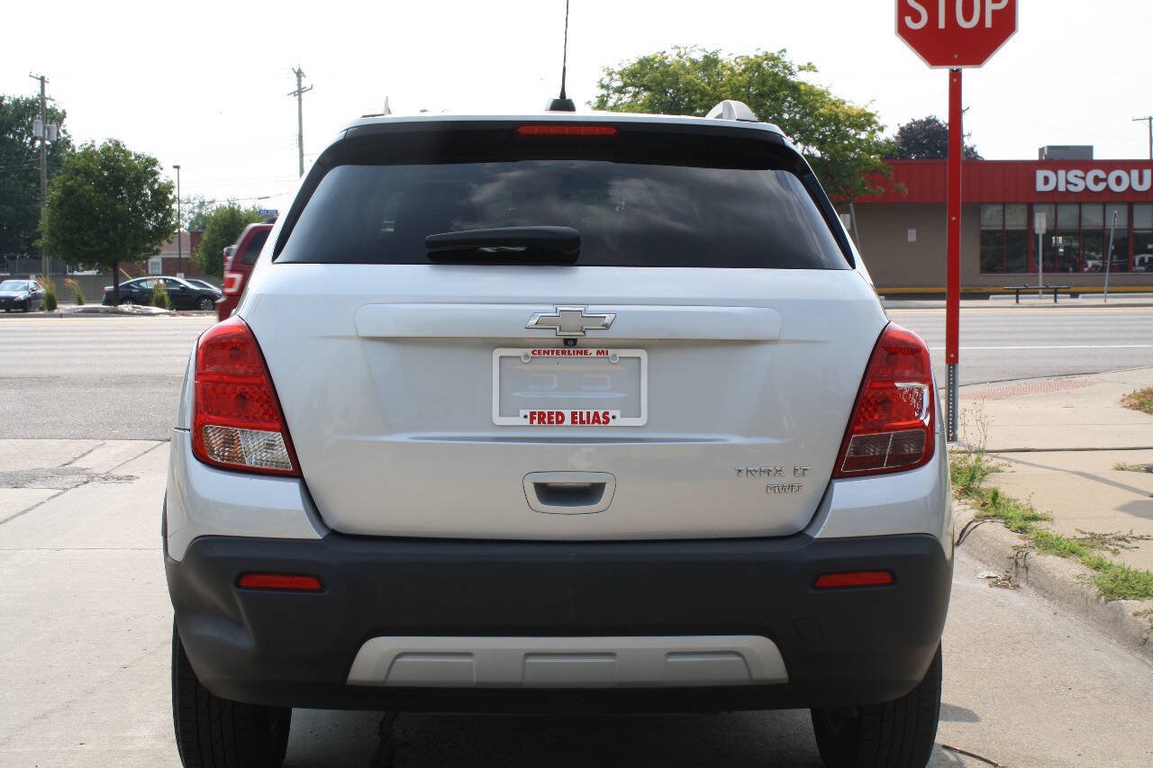 Used 2015 Chevrolet Trax LT w/ LT Sun and Sound Package AWD/4WD image 5