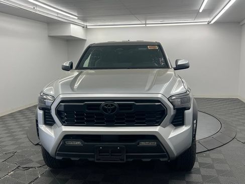 Used 2025 Toyota Tacoma TRD Off-Road AWD/4WD image 5