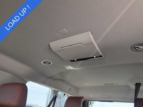 Used 2020 Chevrolet Suburban Premier w/ Premier Plus Edition AWD/4WD image 16