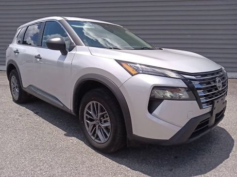 Used 2024 Nissan Rogue S AWD/4WD image 1