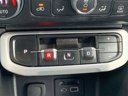 Certified 2023 GMC Acadia SLT w/ Technology Package image 17