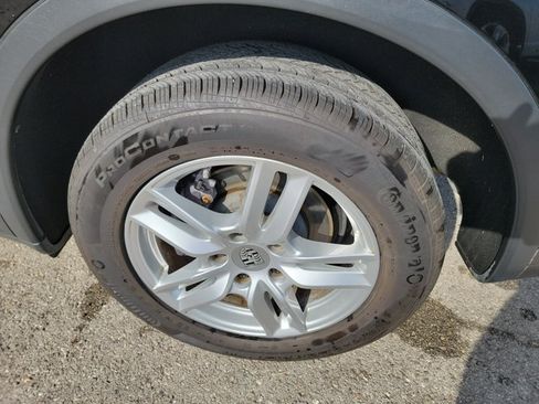 Used 2016 Porsche Cayenne AWD/4WD image 12