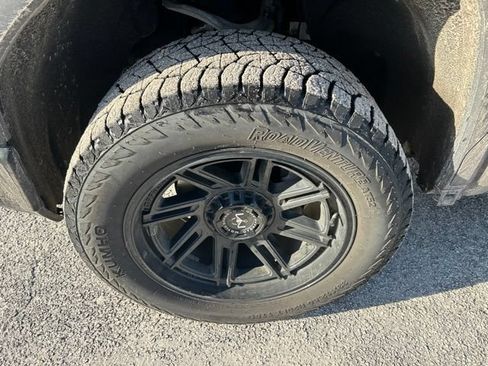 Used 2021 GMC Sierra 1500 AT4 w/ AT4 Value Package AWD/4WD image 19