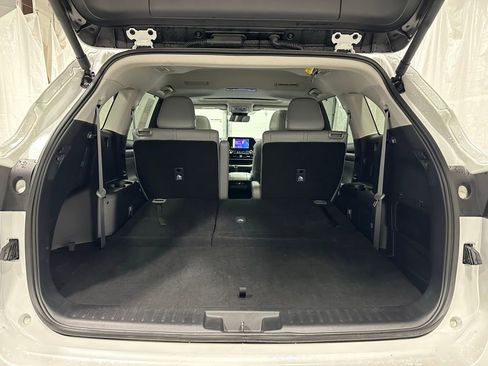 Used 2025 Toyota Highlander XLE image 54