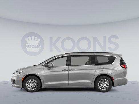 Used 2022 Chrysler Pacifica Limited image 4