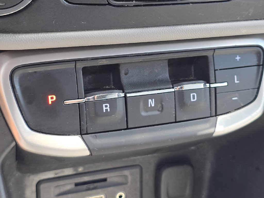 Used 2024 GMC Terrain SLT FWD image 6