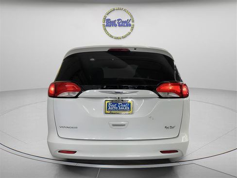Used 2020 Chrysler Voyager Lxi FWD image 5