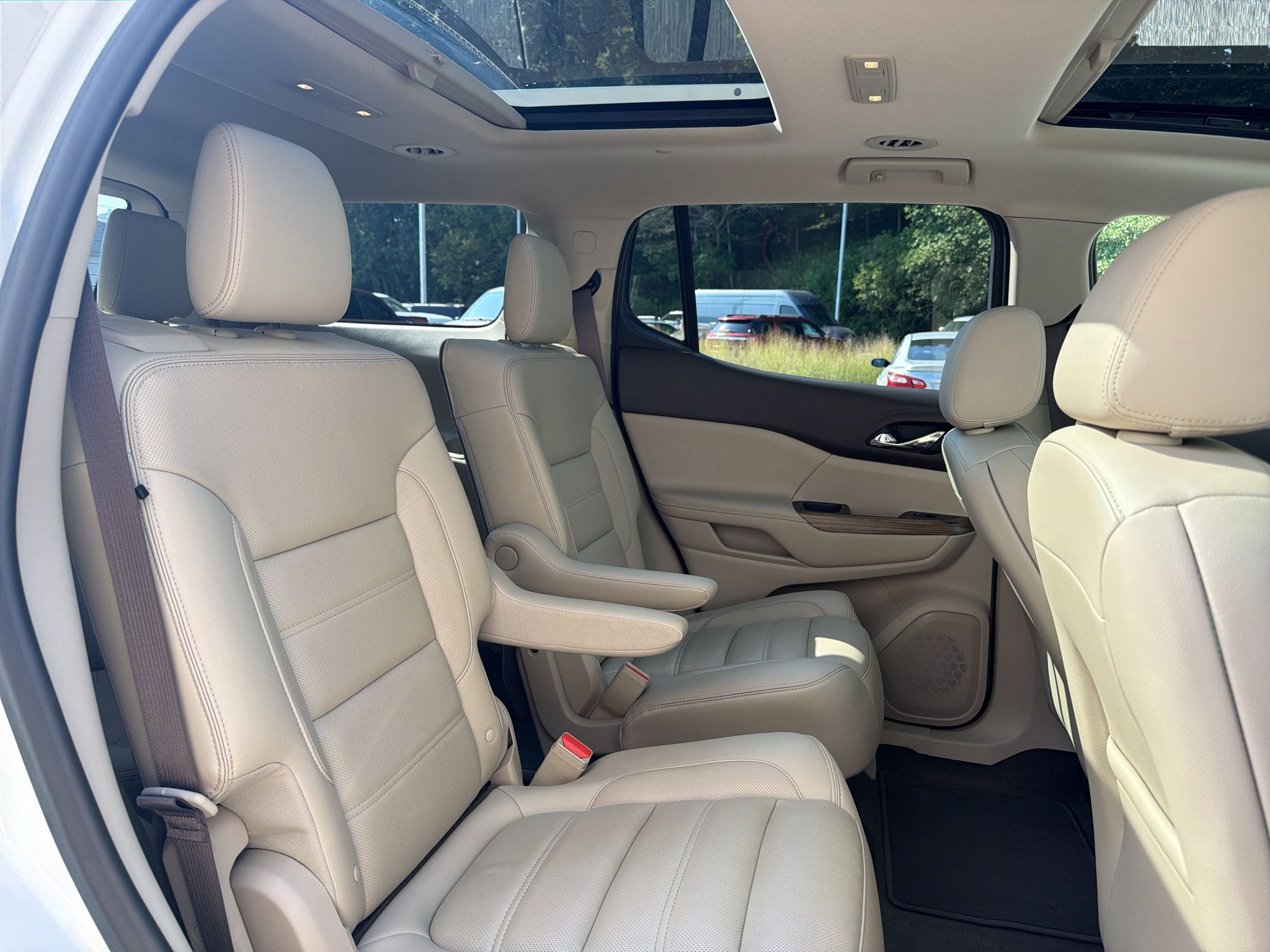 Used 2019 GMC Acadia Denali w/ Technology Package FWD image 19