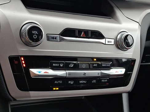 Certified 2023 Ford Explorer XLT image 19