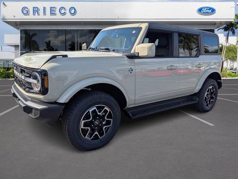 New 2025 Ford Bronco Outer Banks image 3