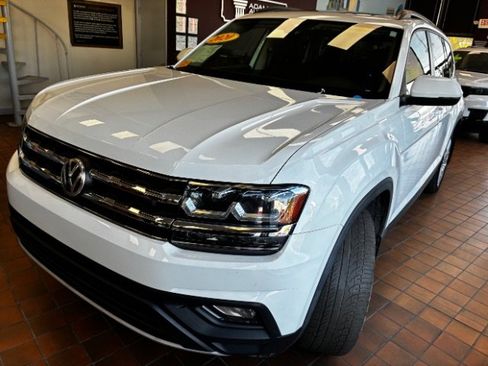 Used 2020 Volkswagen Atlas SE w/ Panoramic Sunroof Package FWD image 8