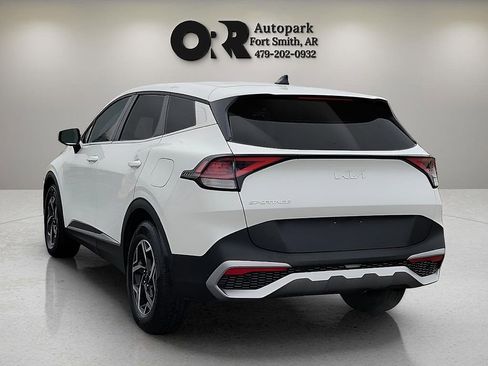 Used 2024 Kia Sportage LX image 4