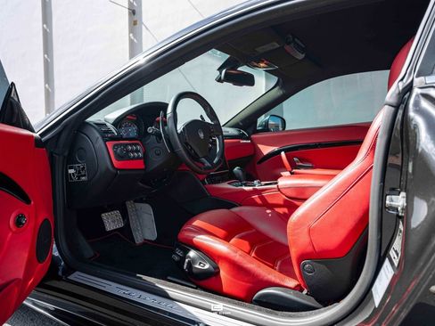 Used 2018 Maserati GranTurismo Sport RWD image 9