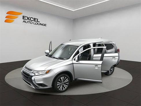 Used 2020 Mitsubishi Outlander SEL image 48