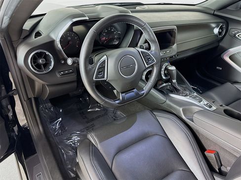 Used 2021 Chevrolet Camaro LT image 9