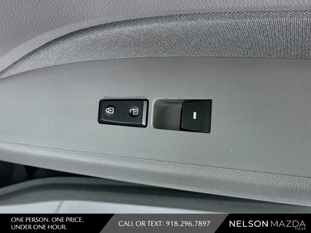 Used 2020 Hyundai Elantra SEL FWD image 46