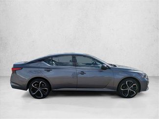 Used 2023 Nissan Altima 2.5 SR FWD video 4