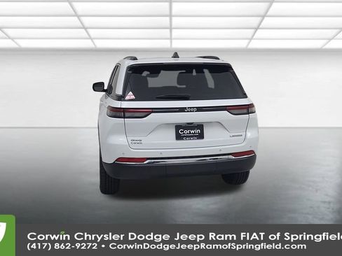 Certified 2023 Jeep Grand Cherokee Laredo w/ Luxury Tech Group I image 12