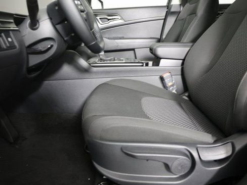 New 2026 Kia Sportage LX FWD image 11