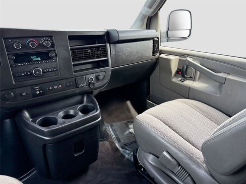 Used 2020 Chevrolet Express 3500 LT w/ LT Preferred Equipment Group RWD image 21